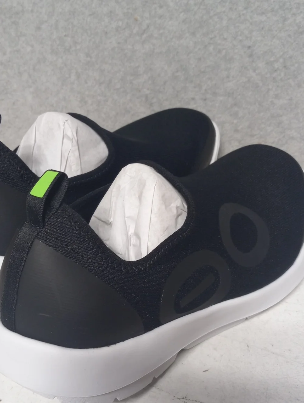 OOFOS Black Slip-On Recovery Sneakers with White Sole Shoes Mens Sz 10 Black - Picture 5 of 6